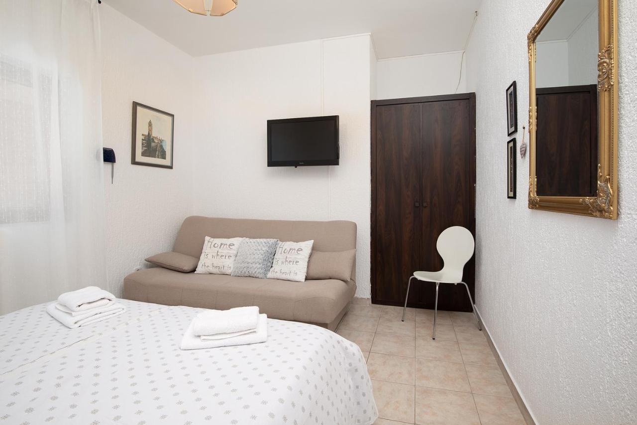 Apartments Dadic With Parking & Playground Medolino Esterno foto