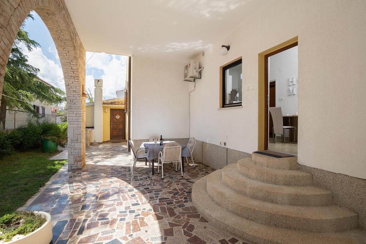 Apartments Dadic With Parking & Playground Medolino Esterno foto