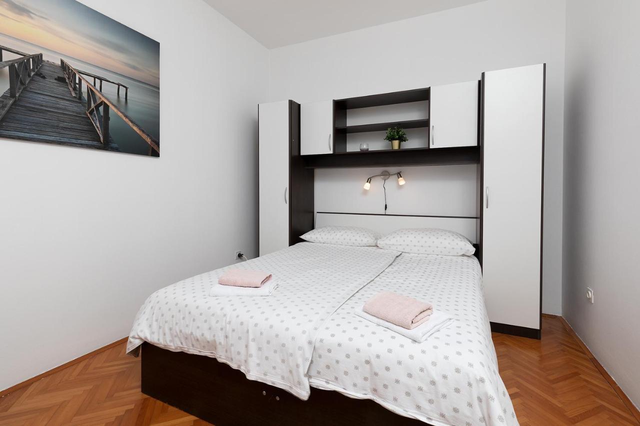 Apartments Dadic With Parking & Playground Medolino Esterno foto