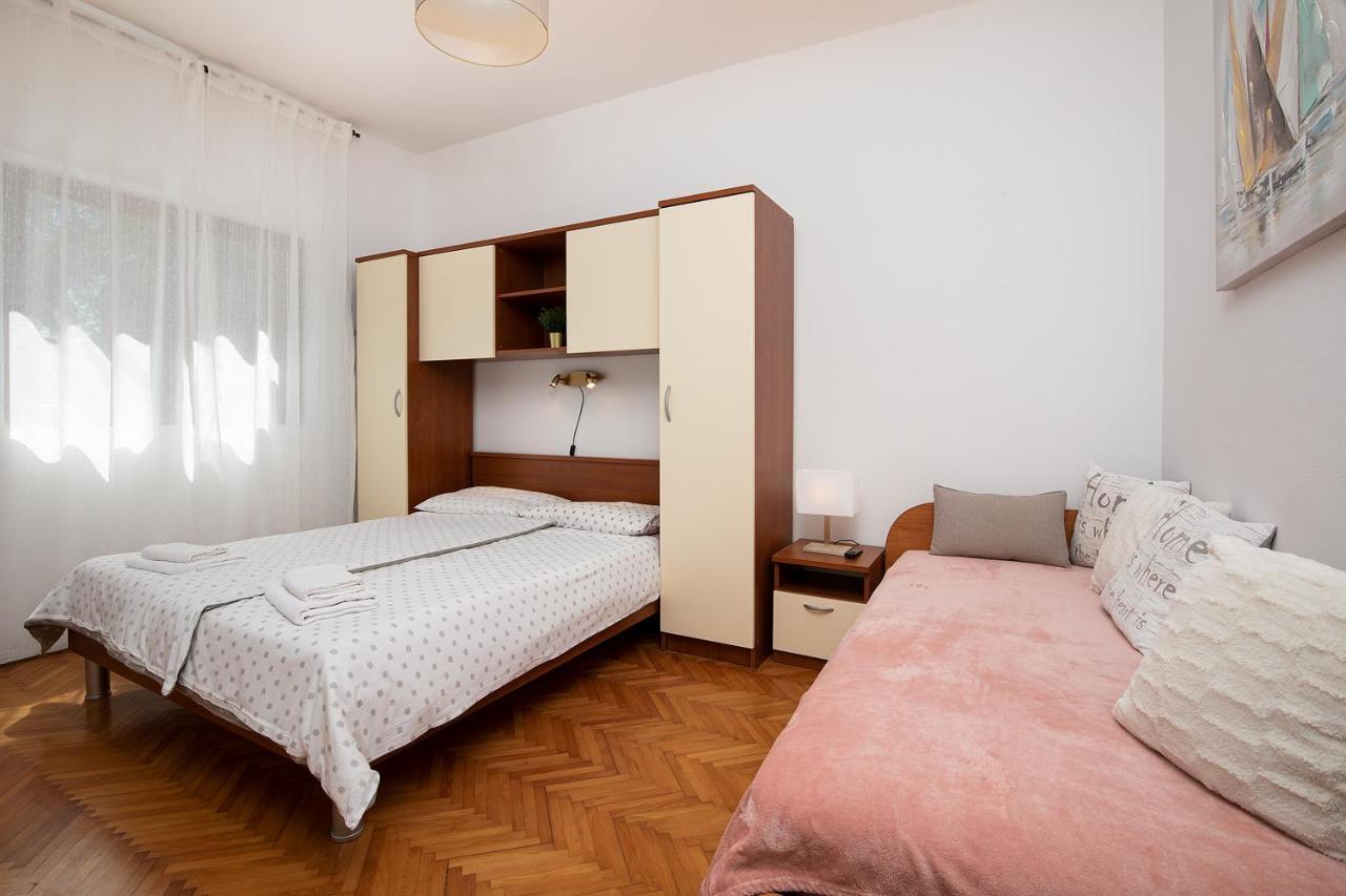 Apartments Dadic With Parking & Playground Medolino Esterno foto