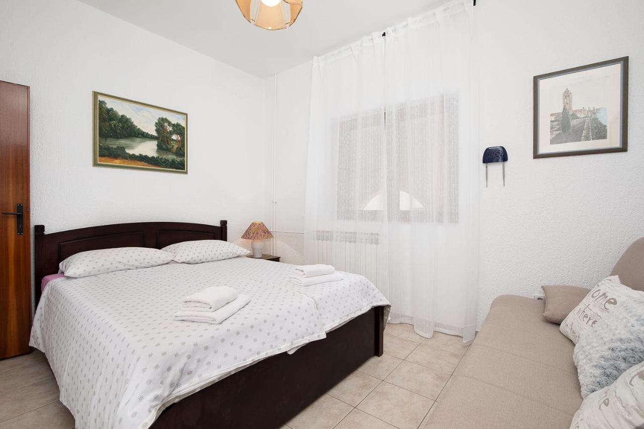Apartments Dadic With Parking & Playground Medolino Esterno foto
