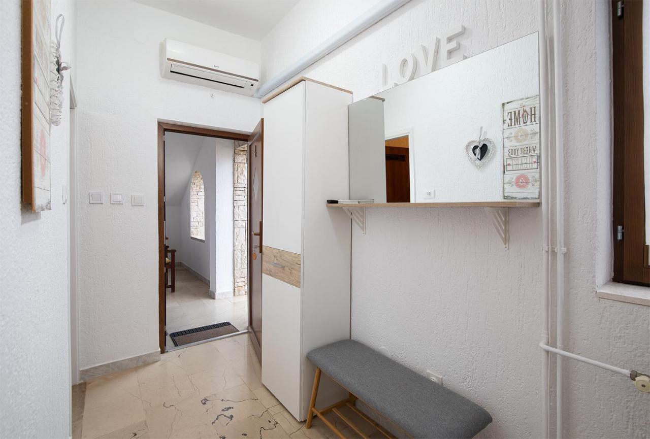 Apartments Dadic With Parking & Playground Medolino Esterno foto