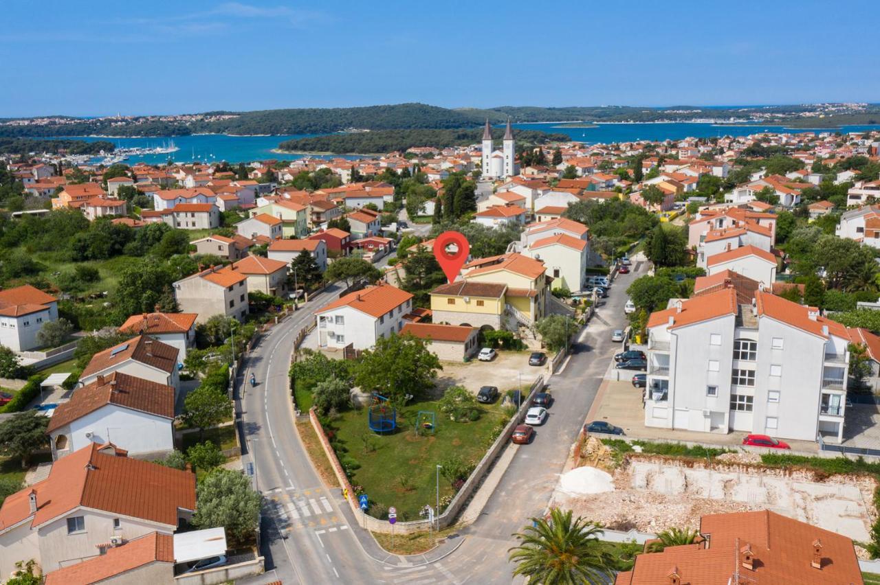 Apartments Dadic With Parking & Playground Medolino Esterno foto