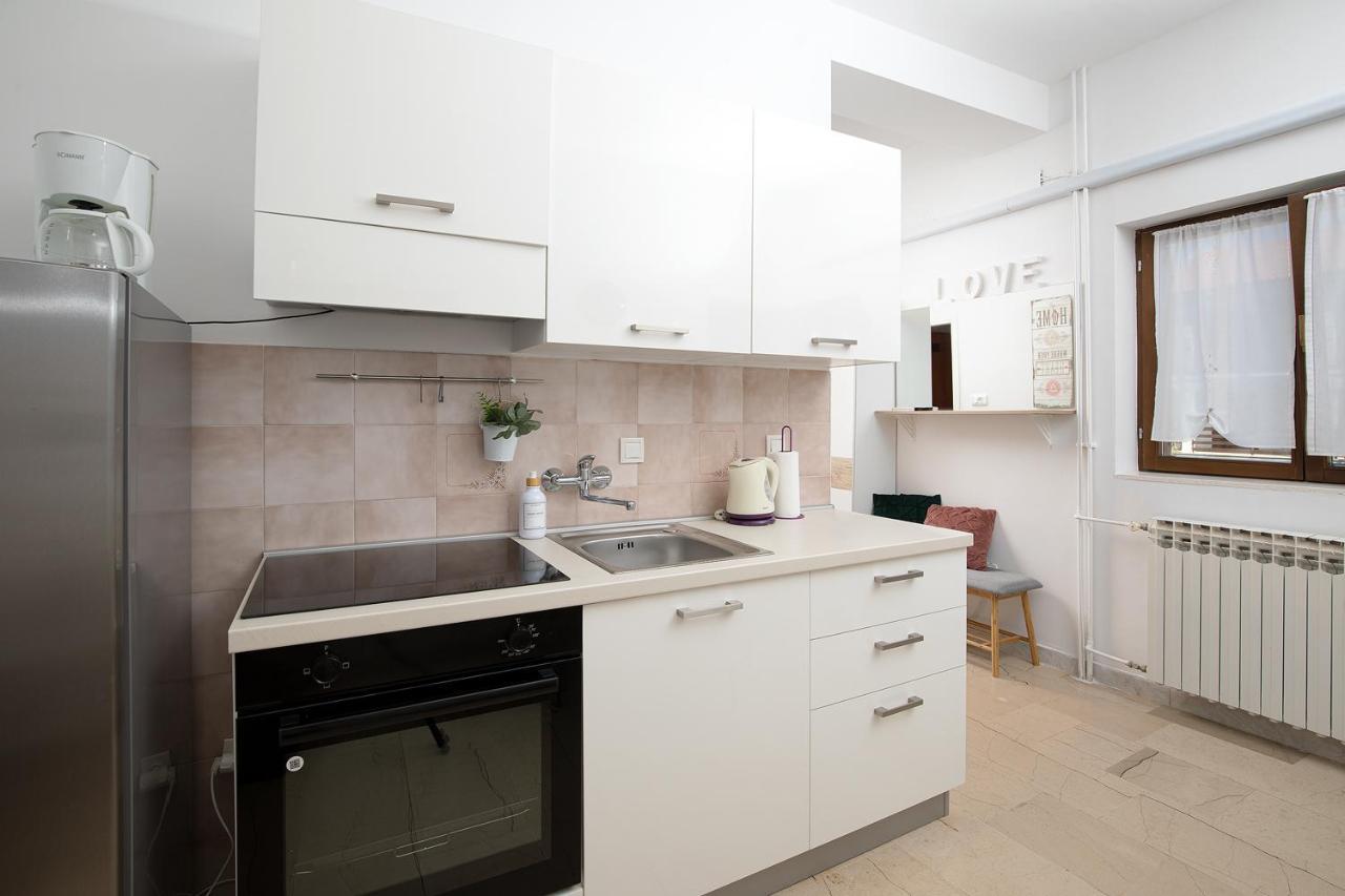 Apartments Dadic With Parking & Playground Medolino Esterno foto