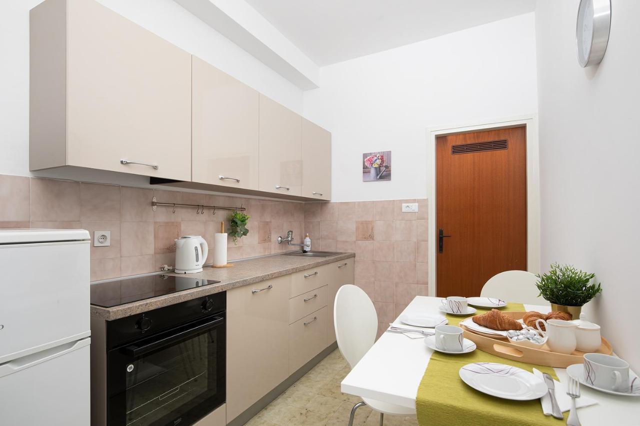 Apartments Dadic With Parking & Playground Medolino Esterno foto