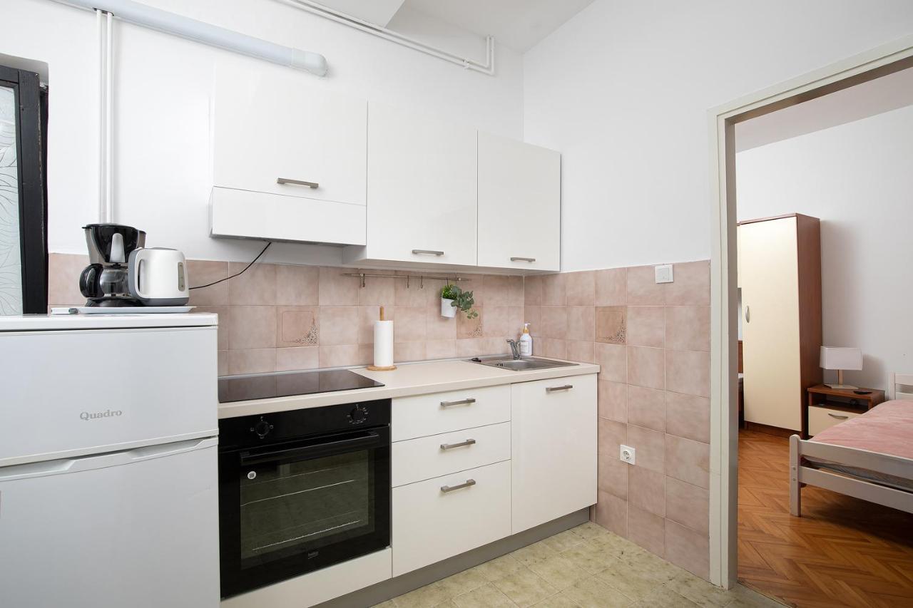 Apartments Dadic With Parking & Playground Medolino Esterno foto